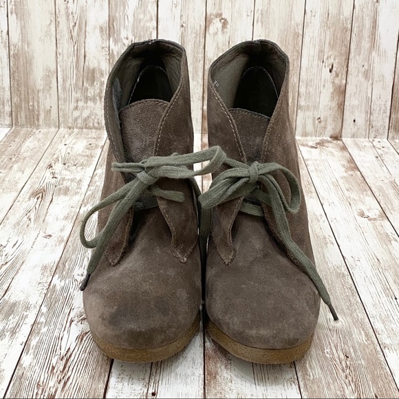 ALDO Olive Suede Wedge Gummy Soles Booties 7 - Picture 6 of 16